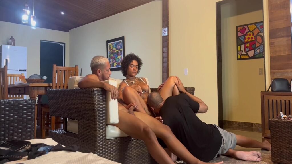 A Novinha Pensou Que Era So Eu E Meu Amigo Mais Tinha Mais Um Escondido 10 Min