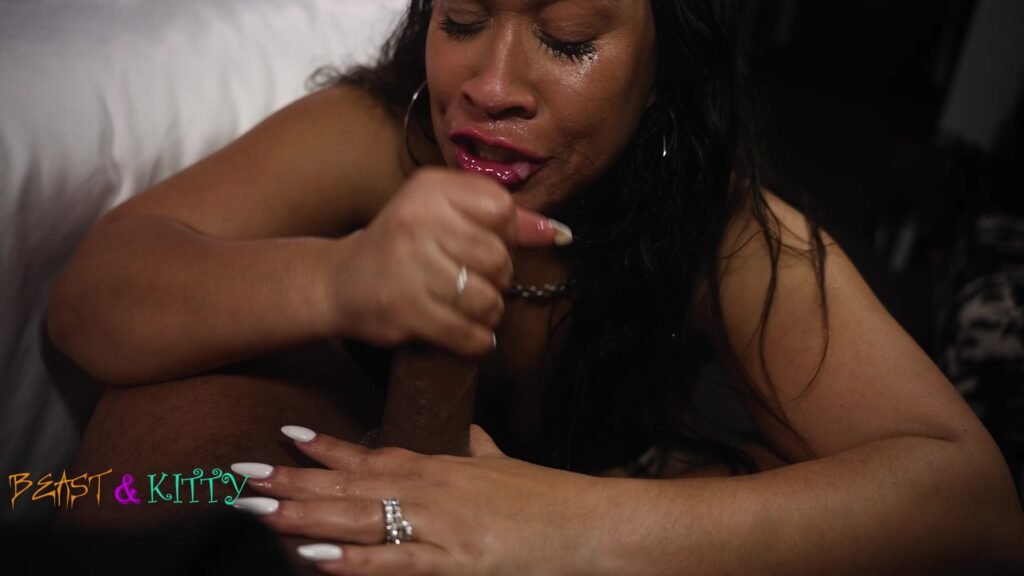 Curvy Latina Sucks On A Fat Dick For A Big Facial