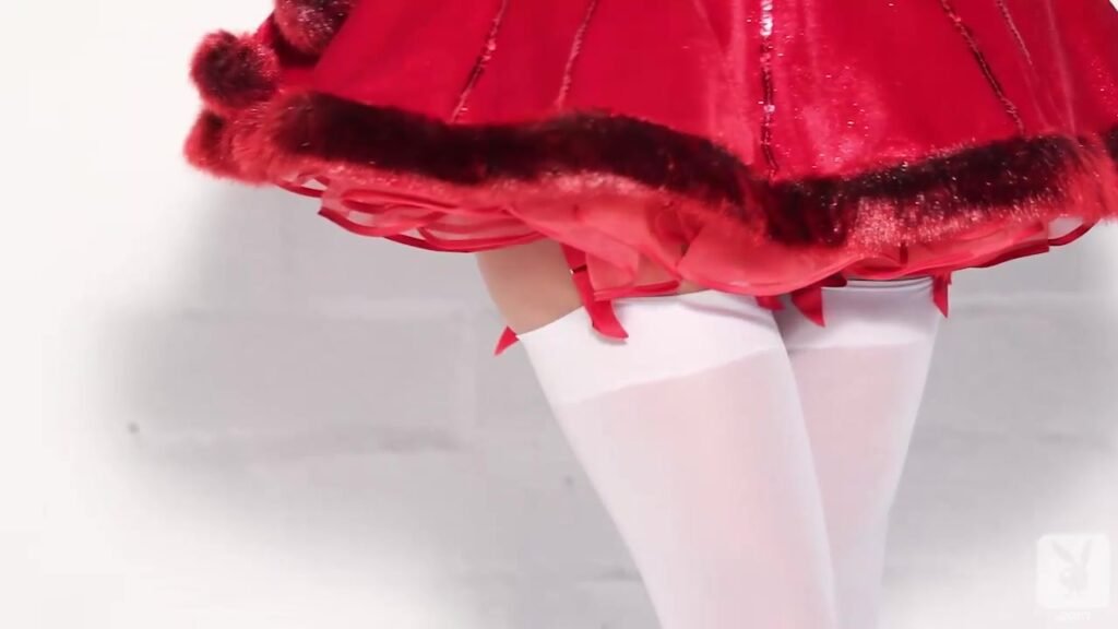 Remastered – Leanna Decker in Red Hot Riding Hood – PlayboyPlus