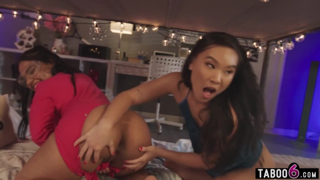 College teens 18+ Lesbian Dorm Room Squirting Threesome With Huge Tits Milf With Dee Williams
