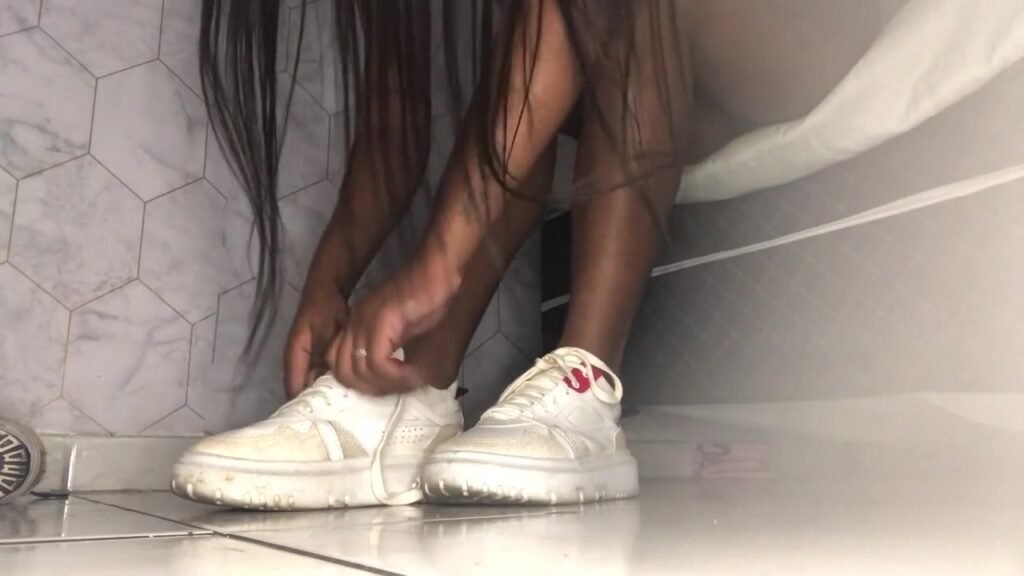 Ebony Girl Sneaker Fetsh