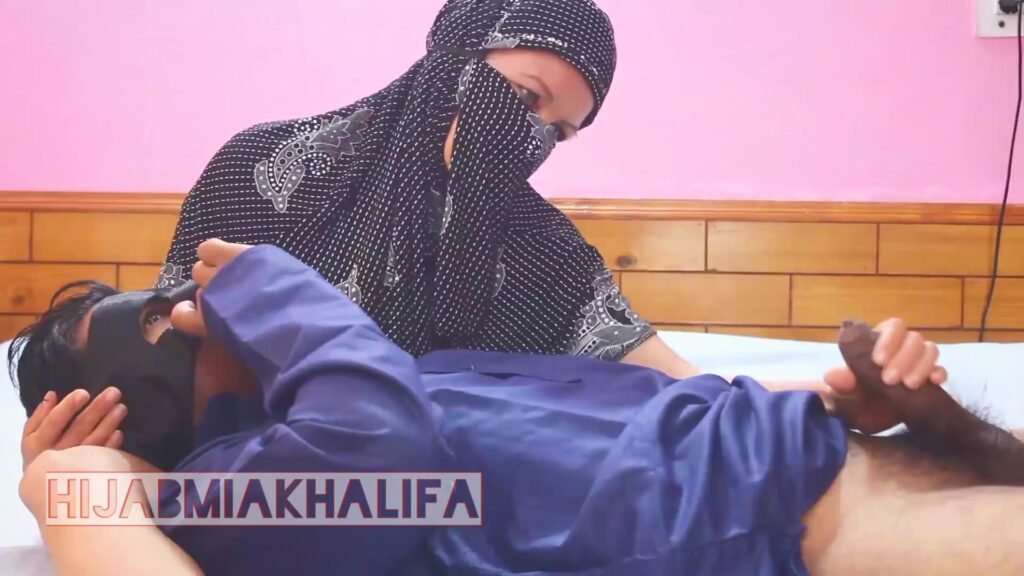 Hot Hijabi Babe Riding Big Cock In Revers After Smoking Blowjob And Getting Creampie To Hairy Pussy