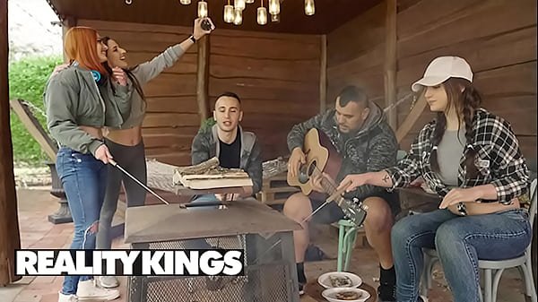 Mina Von D Goes After Raul Costa To See What He’s Doing And Not Expect His Dick Is Waiting For Her – REALITY KINGS