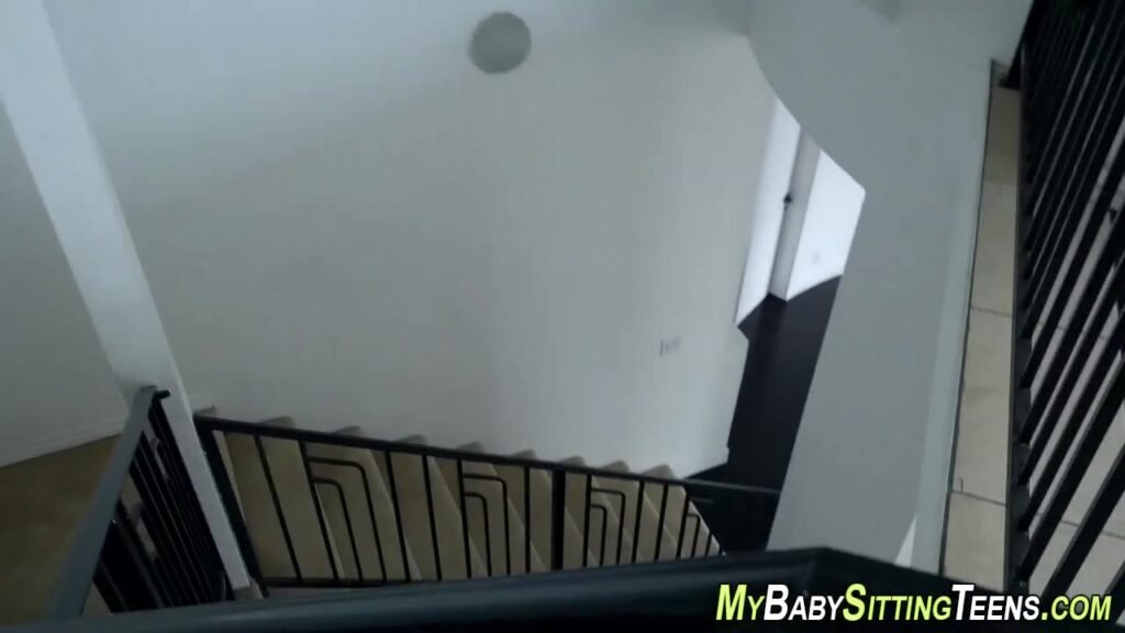 teen 18+ babysitter rubs cunt